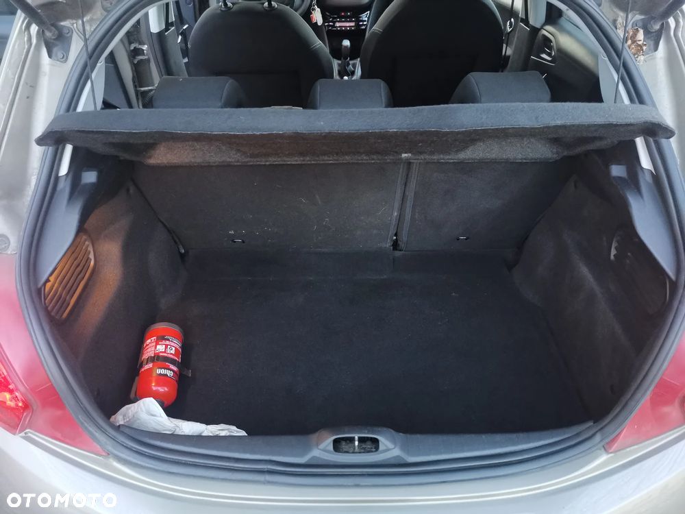 Peugeot 208 - 14