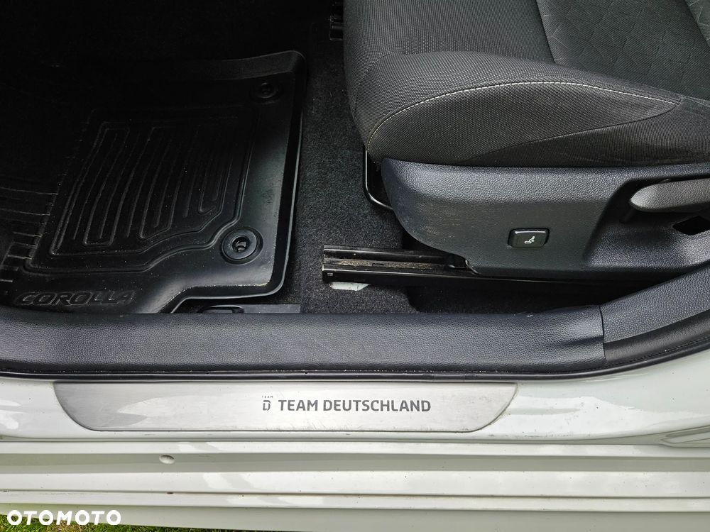 Toyota Corolla 2.0 Hybrid Executive - 6