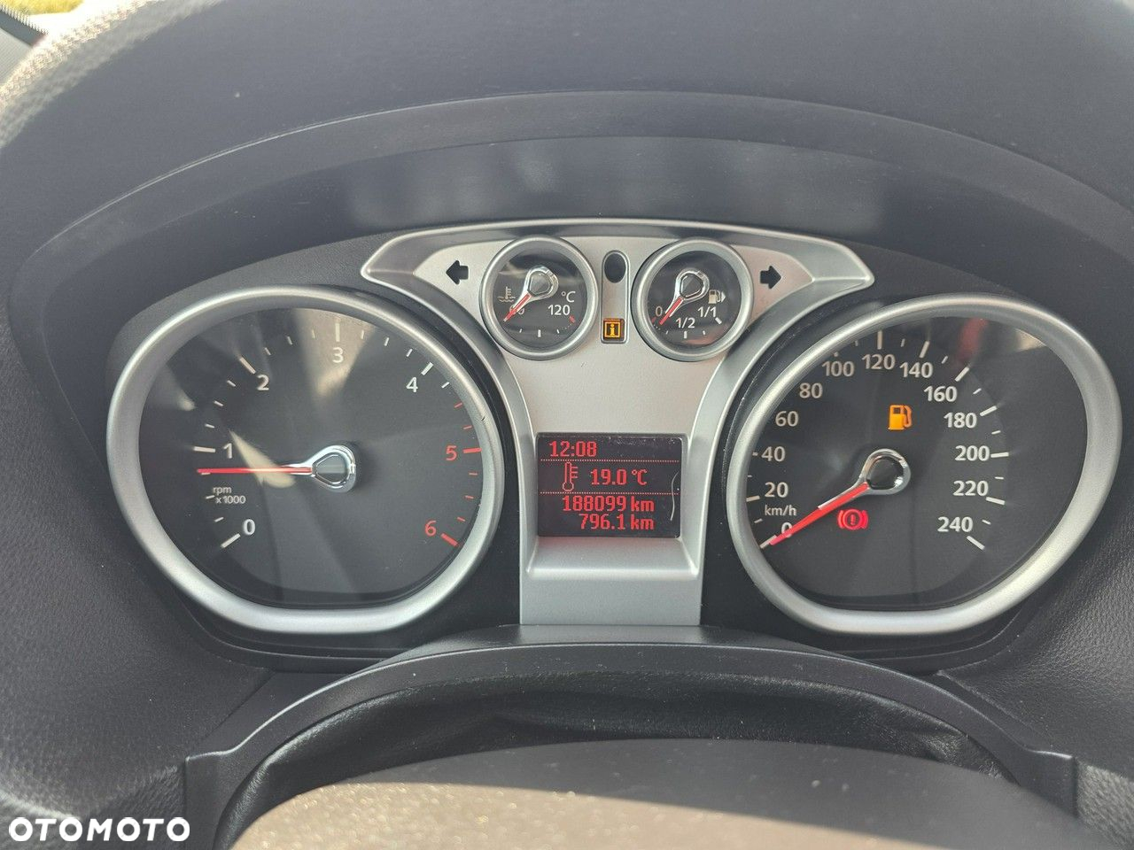 Ford Kuga 2.0 TDCi 2x4 Titanium - 3
