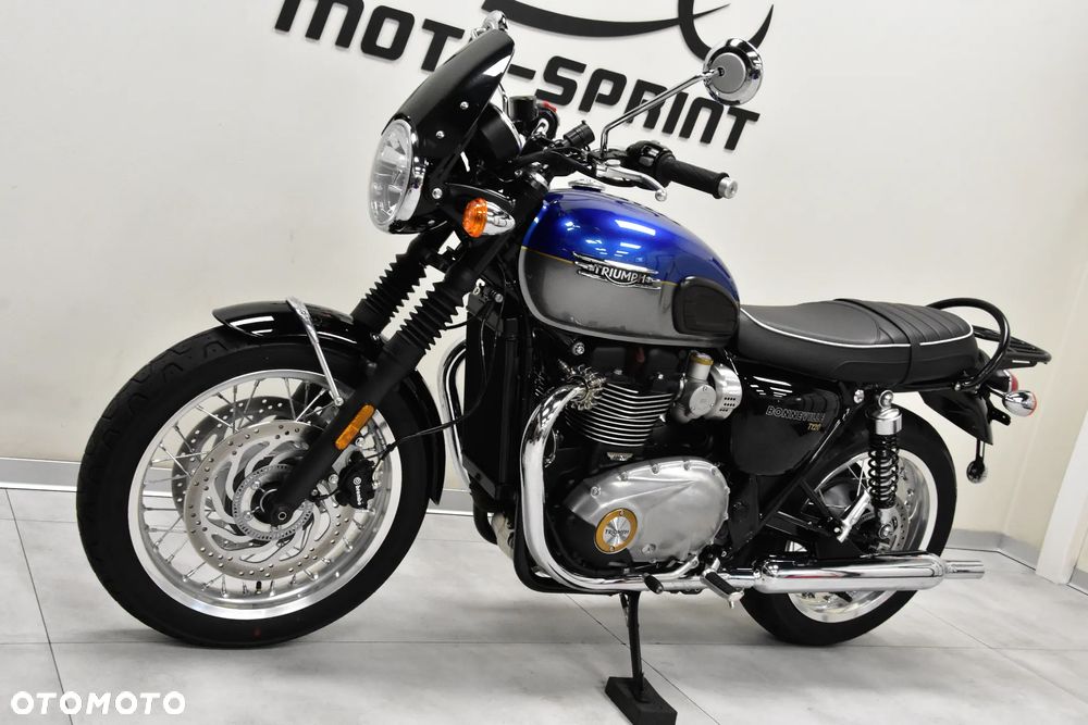 Triumph Bonneville - 9