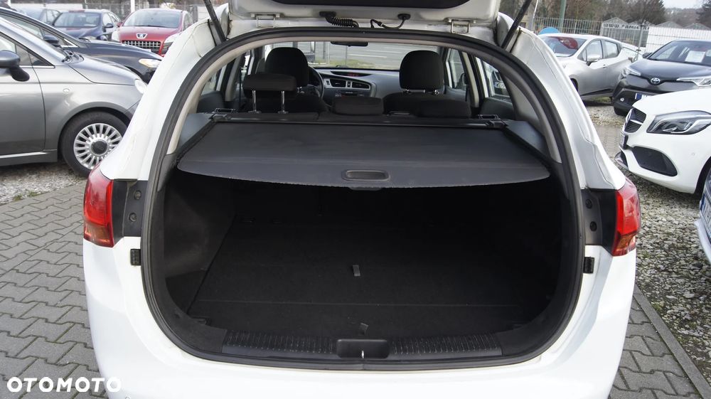 Kia Ceed 1.6 GDI L - 6