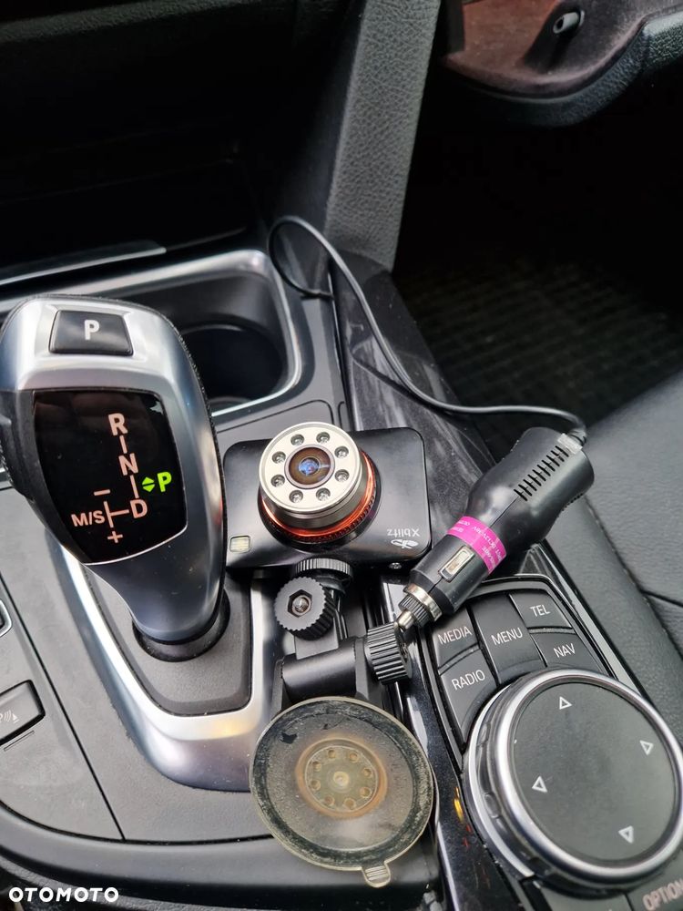 BMW Seria 3 328i Luxury Line - 24