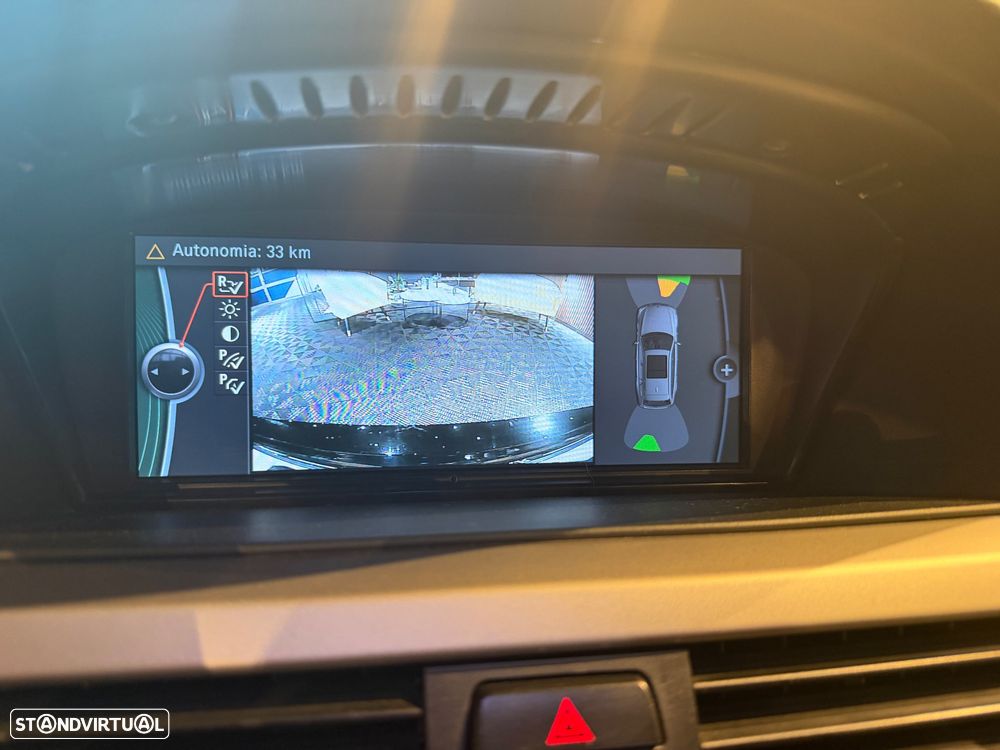 BMW 320 d Navigation Sport - 38