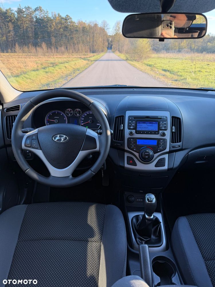 Hyundai i30 1.6 CRDi Comfort EU5 - 14