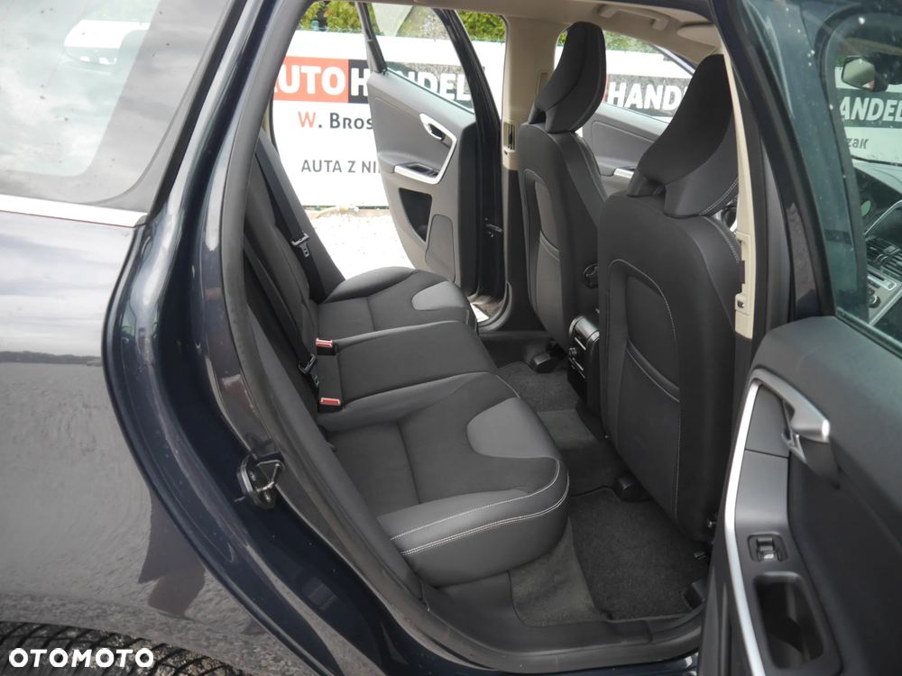 Volvo XC 60 2.4D - 18