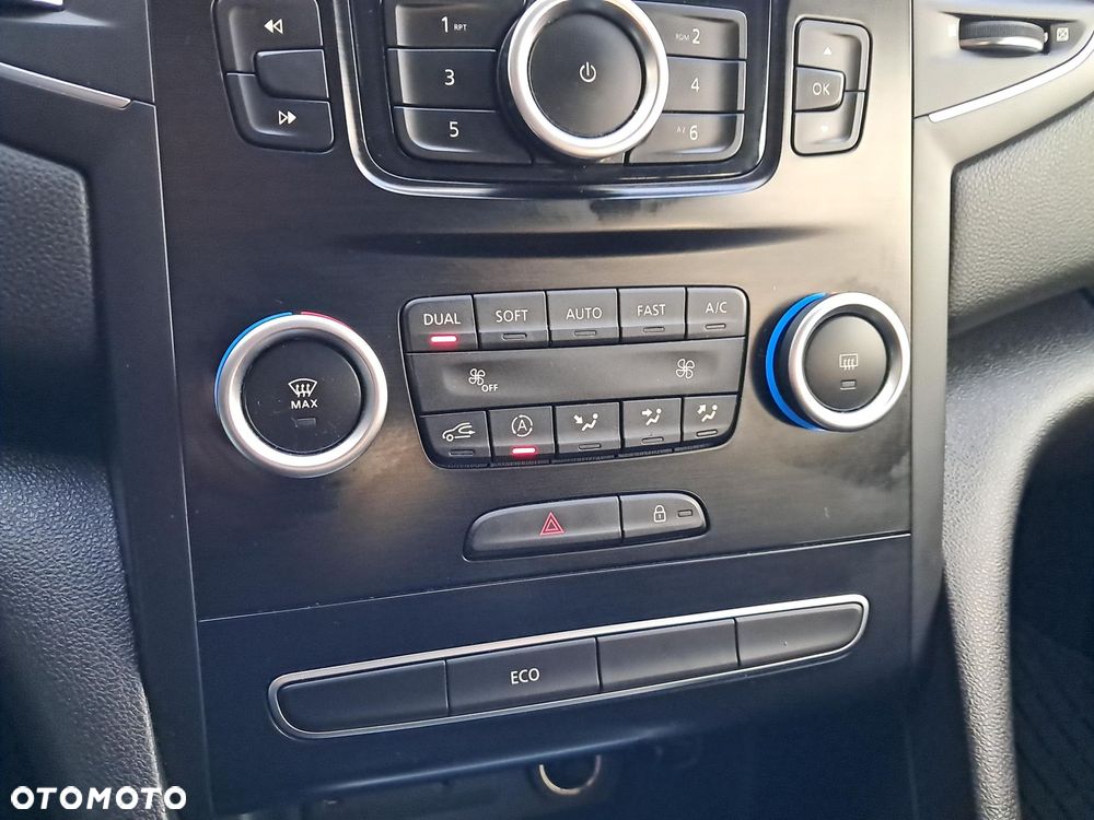 Renault Megane 1.6 SCe Zen - 23