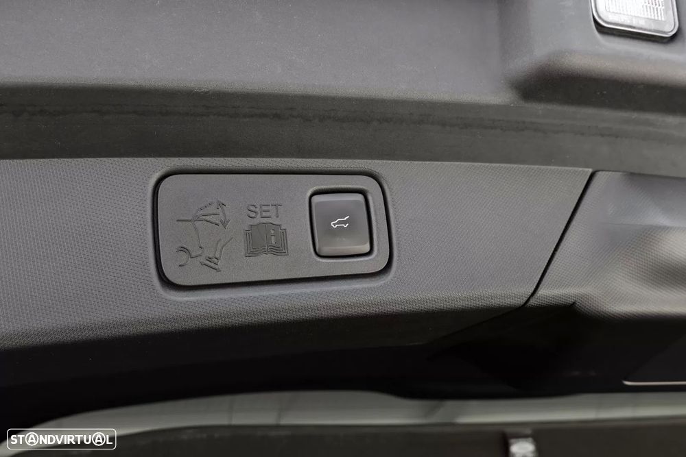 Ford Mustang Mach-E - 23