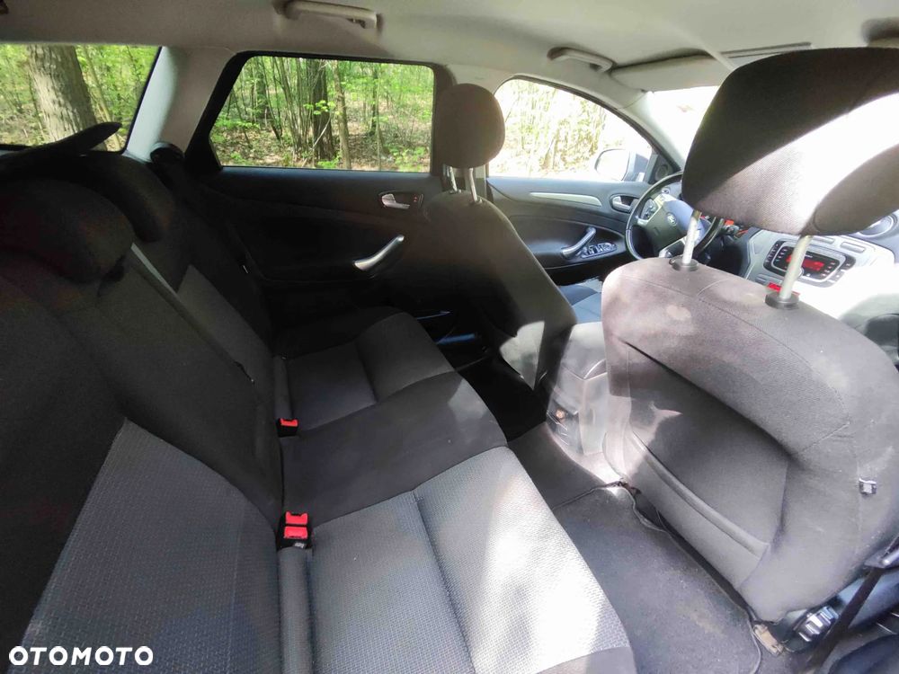 Ford Mondeo 2.0 Trend - 19