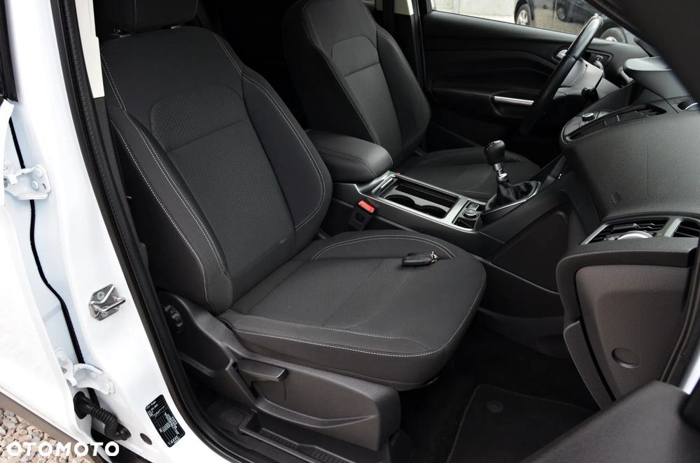 Ford Kuga 2.0 TDCi AWD Titanium - 38