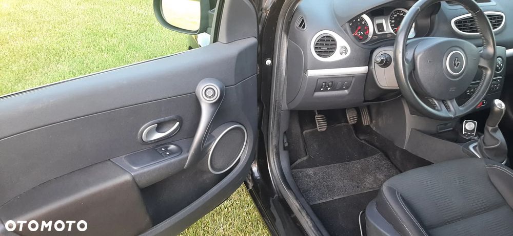 Renault Clio 1.2 16V 75 TomTom Edition - 20