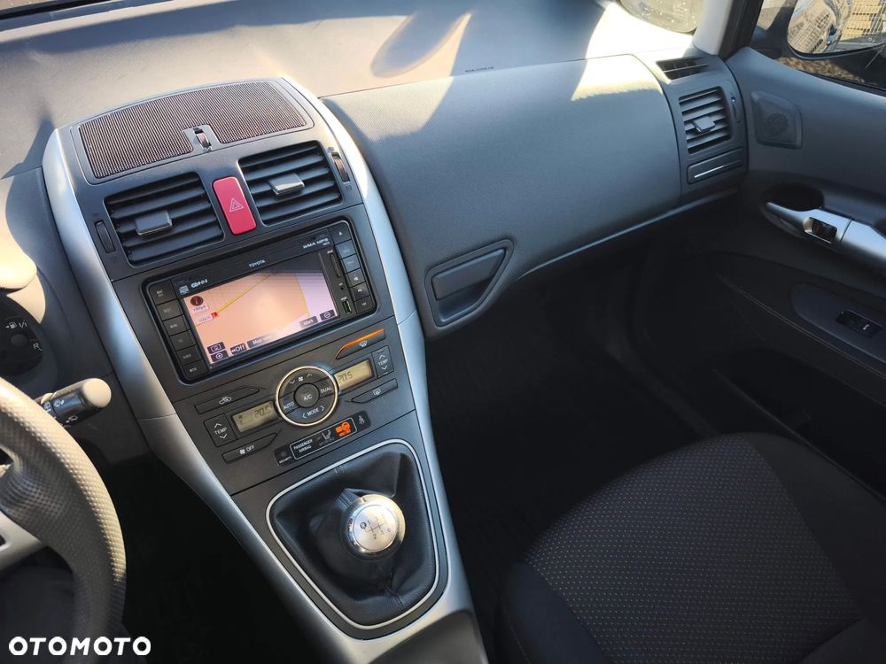 Toyota Auris 1.6 Club - 11
