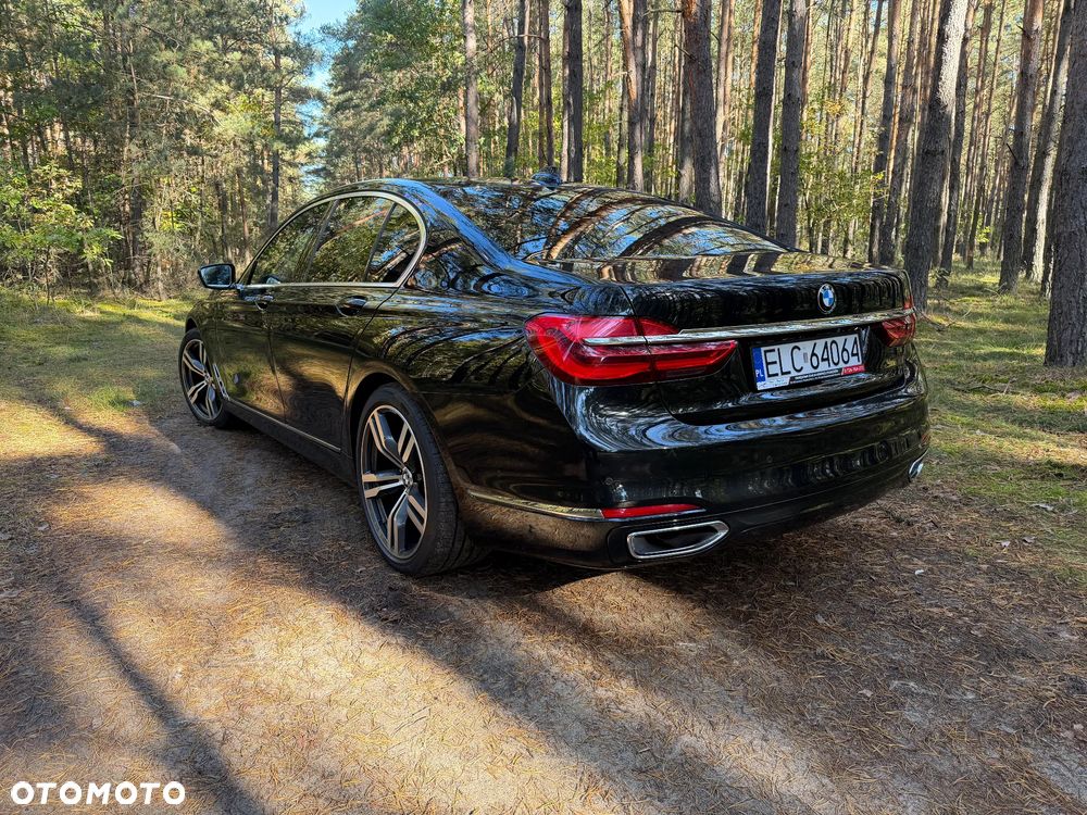 BMW Seria 7 2017 photo 2
