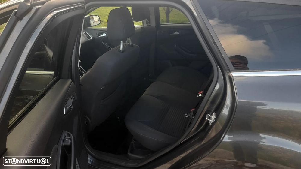 Ford Focus SW 1.0 SCTi Titanium - 33