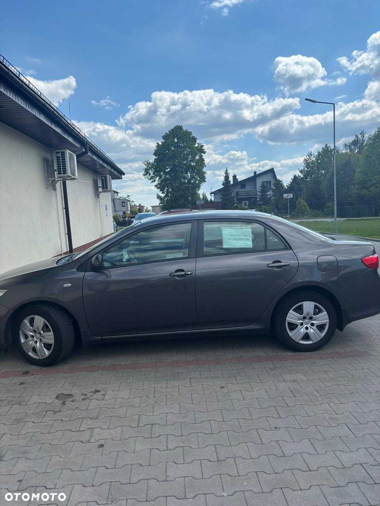 Toyota Corolla - 4