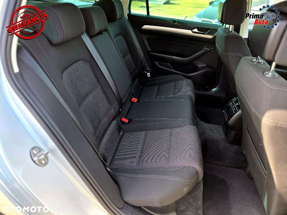 Volkswagen Passat - 4