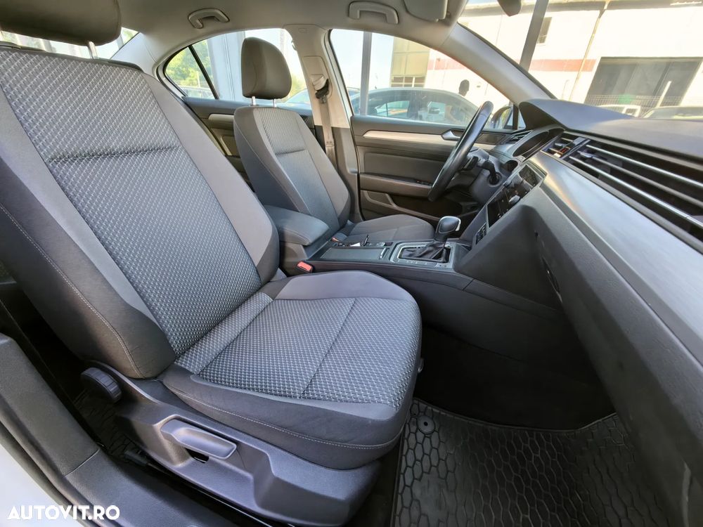 Volkswagen Passat 2.0 TDI DSG Trendline - 20