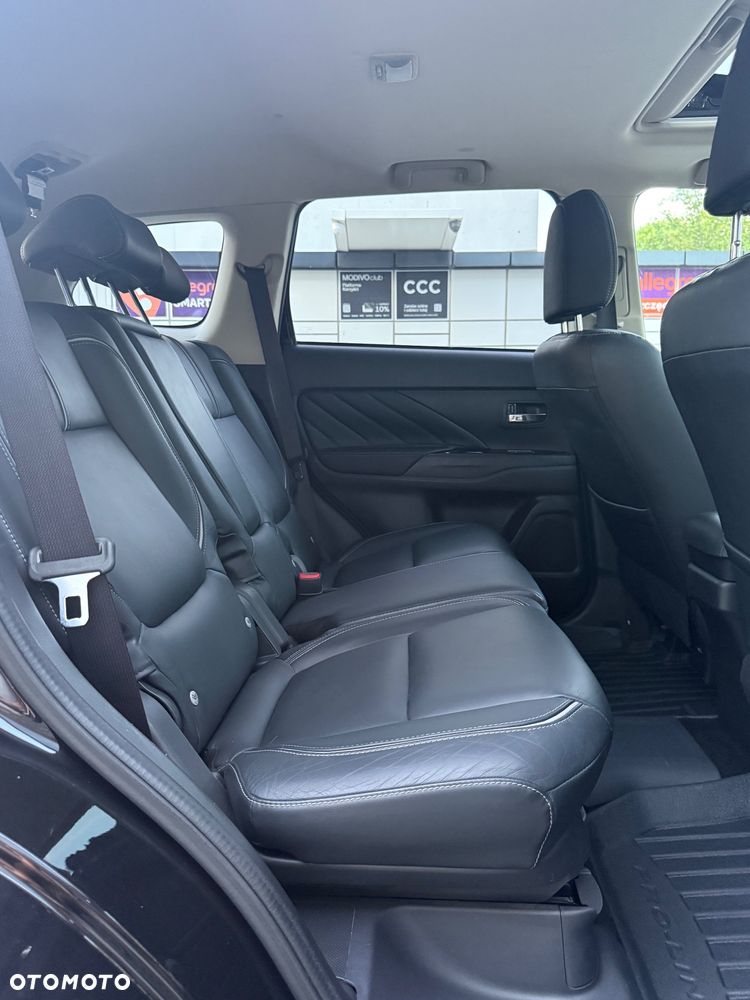 Mitsubishi Outlander 2.0 4WD Top - 32