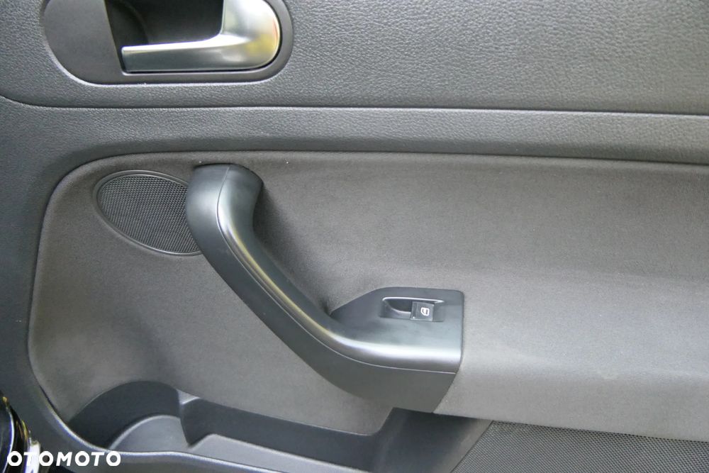 Volkswagen Golf 2.0 TDI DPF Comfortline - 27