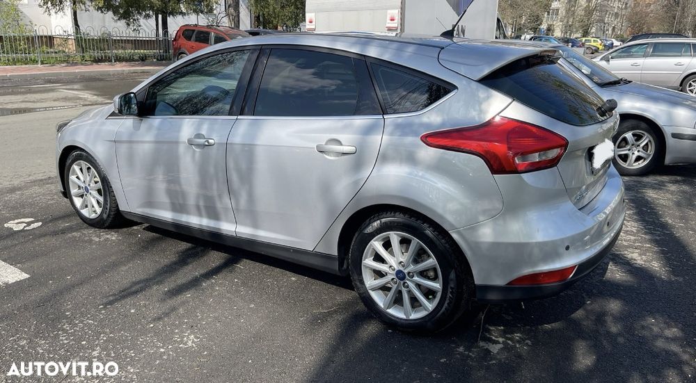 Ford Focus 2.0 TDCI Powershift Titanium - 4