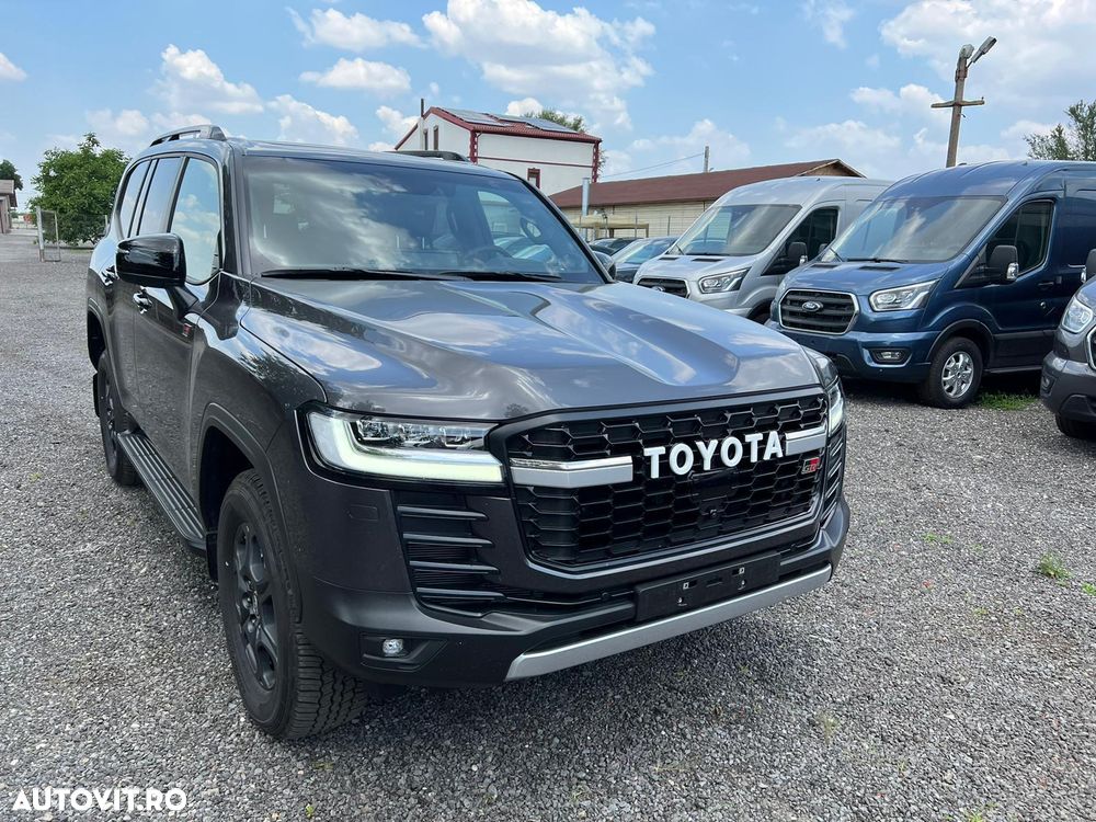 Toyota Land Cruiser 300 - 7