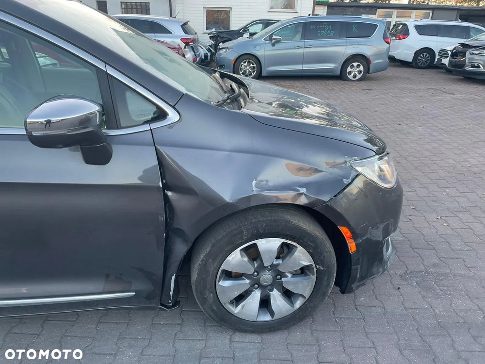 Chrysler Pacifica - 2