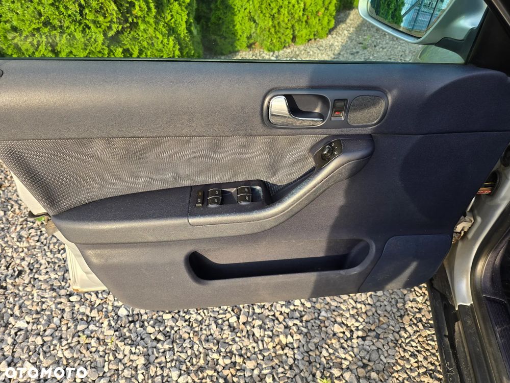 Audi A3 Sportback 1.6 Ambiente - 11