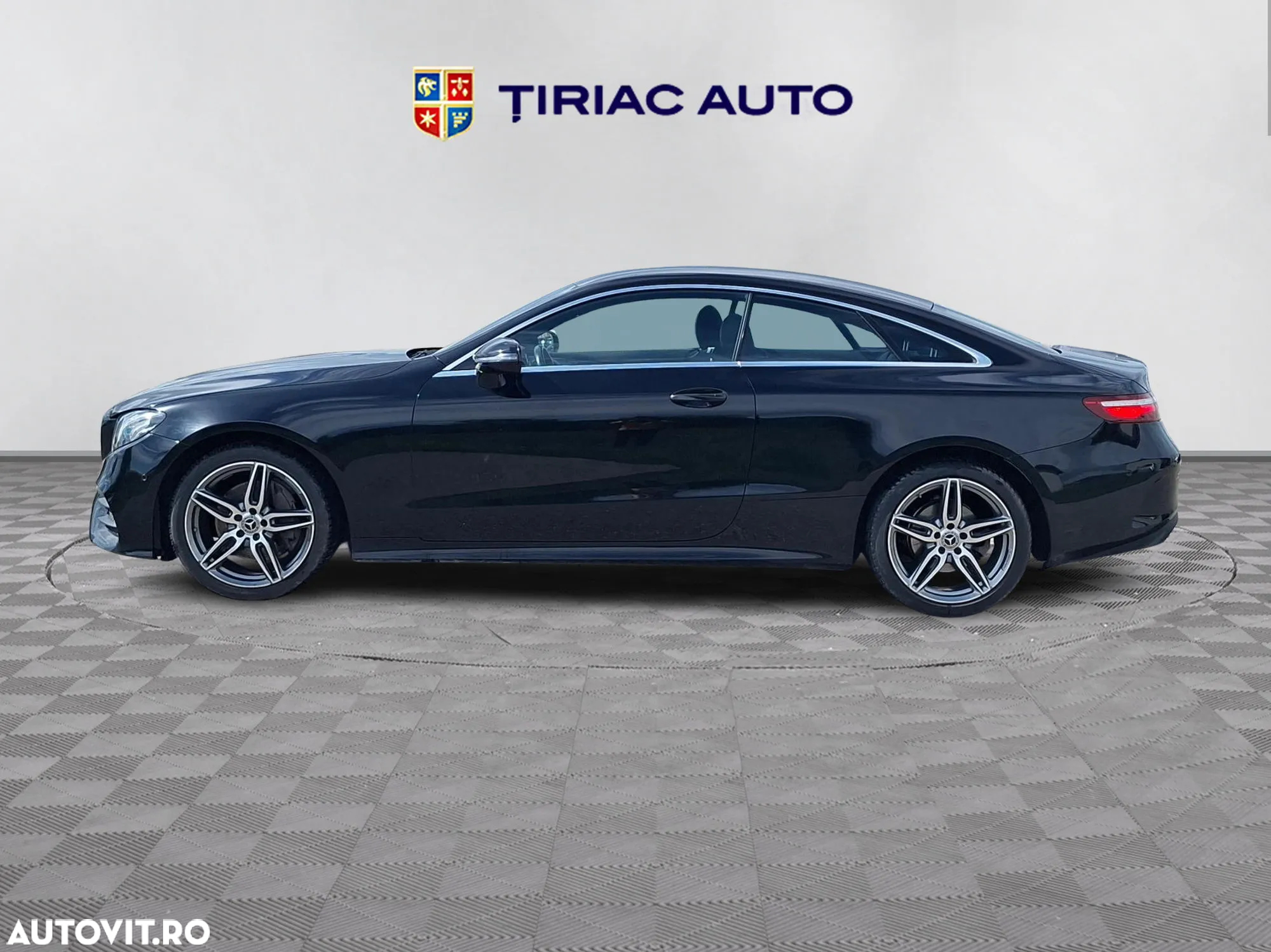 Mercedes-Benz E 220 d 4MATIC Coupe Aut. - 3