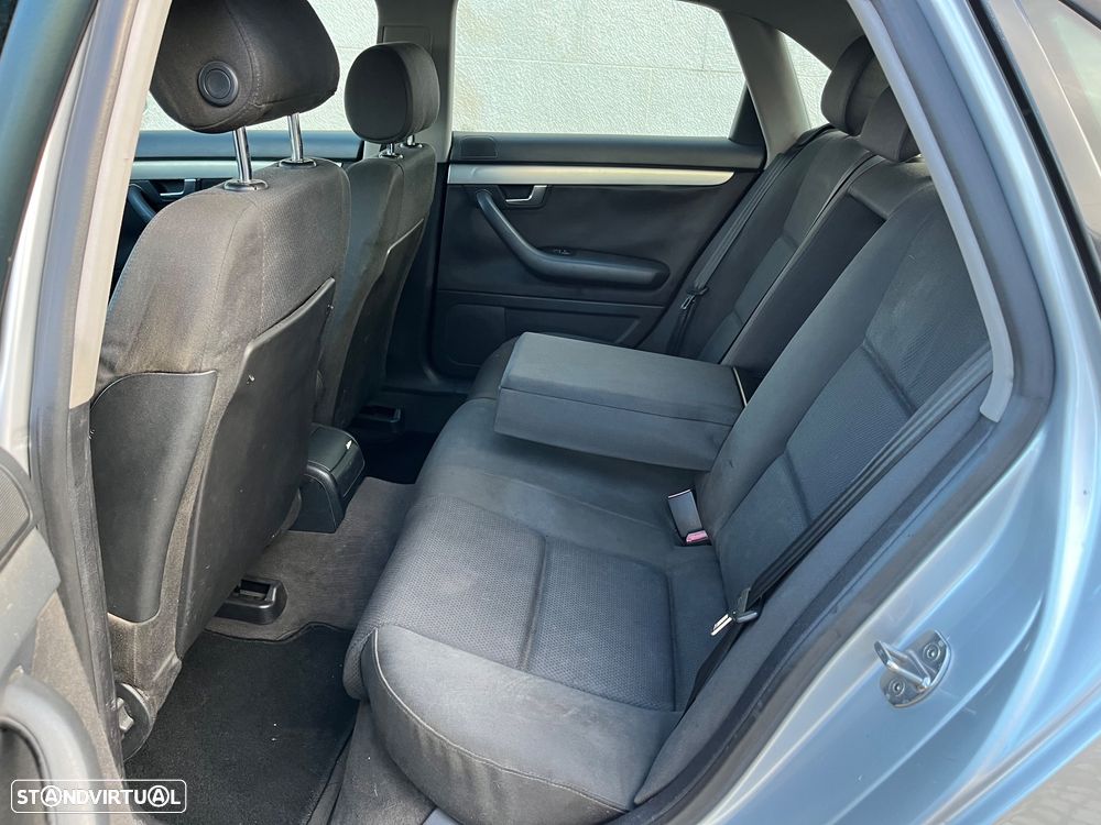 Audi A4 2.5 TDI quattro S-line - 12