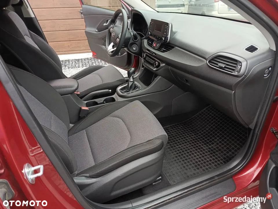 Hyundai i30 1.5 DPI Classic + - 8