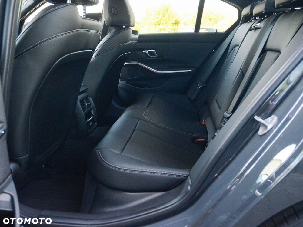 BMW Seria 3 - 28