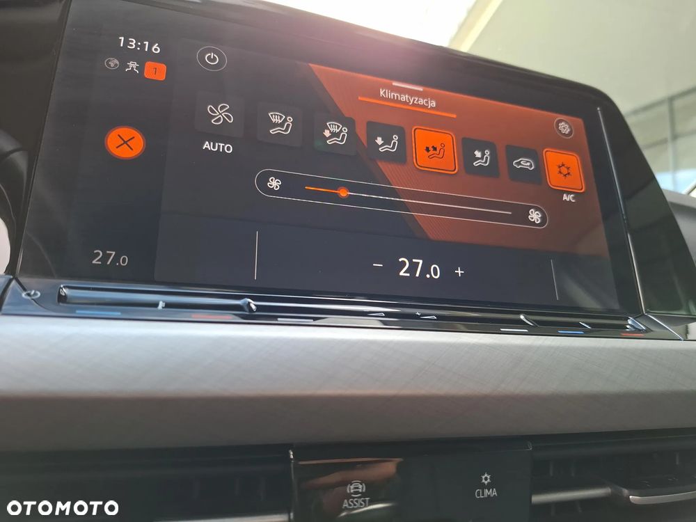 Volkswagen Golf VIII 2.0 TDI Life Plus - 27