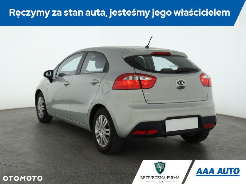 Kia Rio - 5