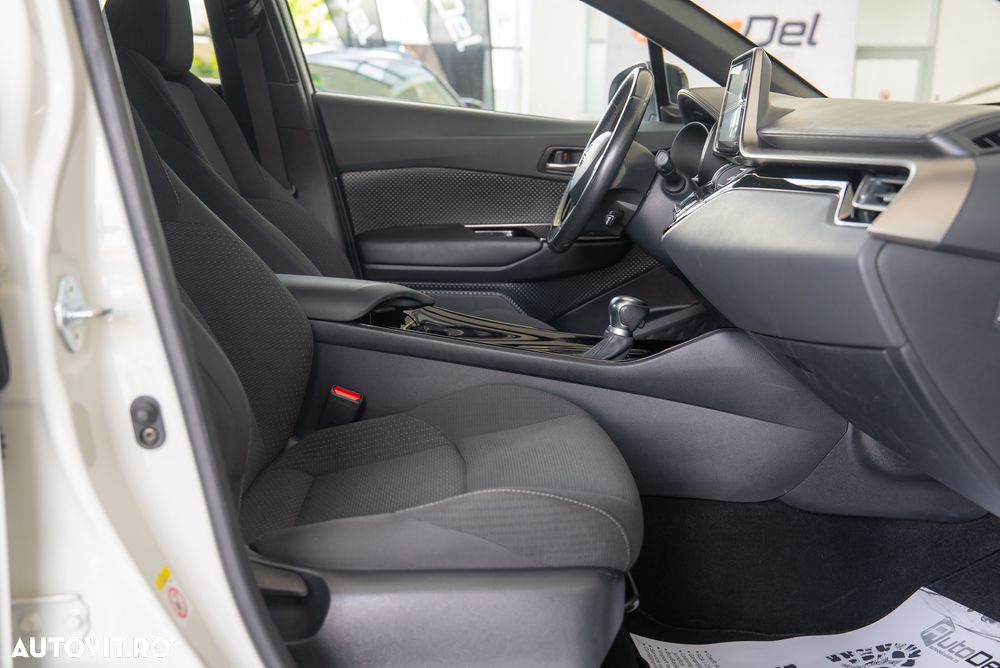 Toyota C-HR 1.8 HSD 4x2 CVT C-ult - 17