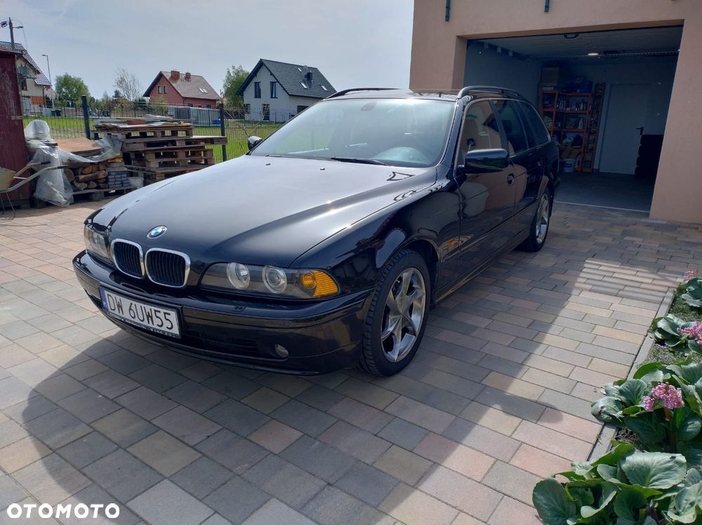BMW Seria 5 520i Touring - 1
