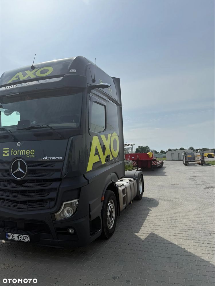 Mercedes-Benz ACTROS - 1