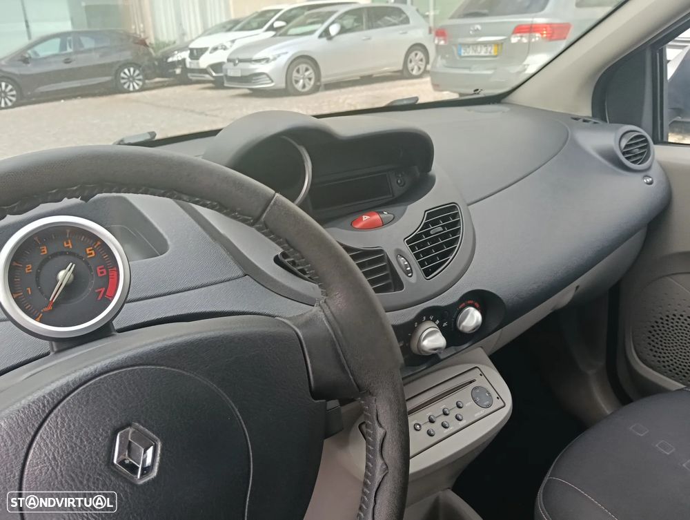 Renault Twingo 1.2 16V Walkman - 10