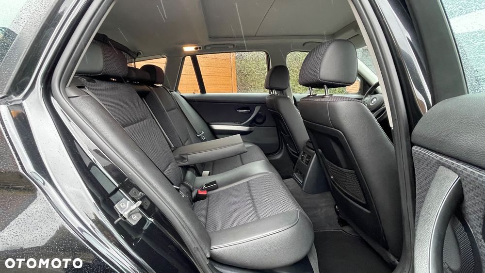 BMW Seria 3 318i Edition Exclusive - 38