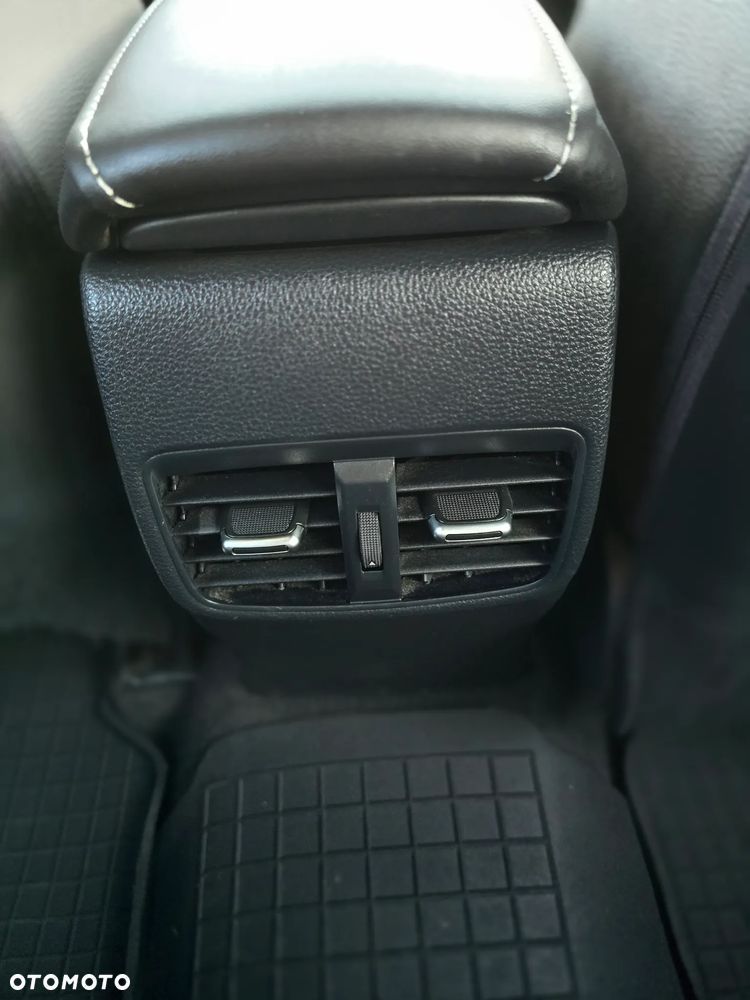 Toyota Corolla 2.0 Hybrid Comfort - 29
