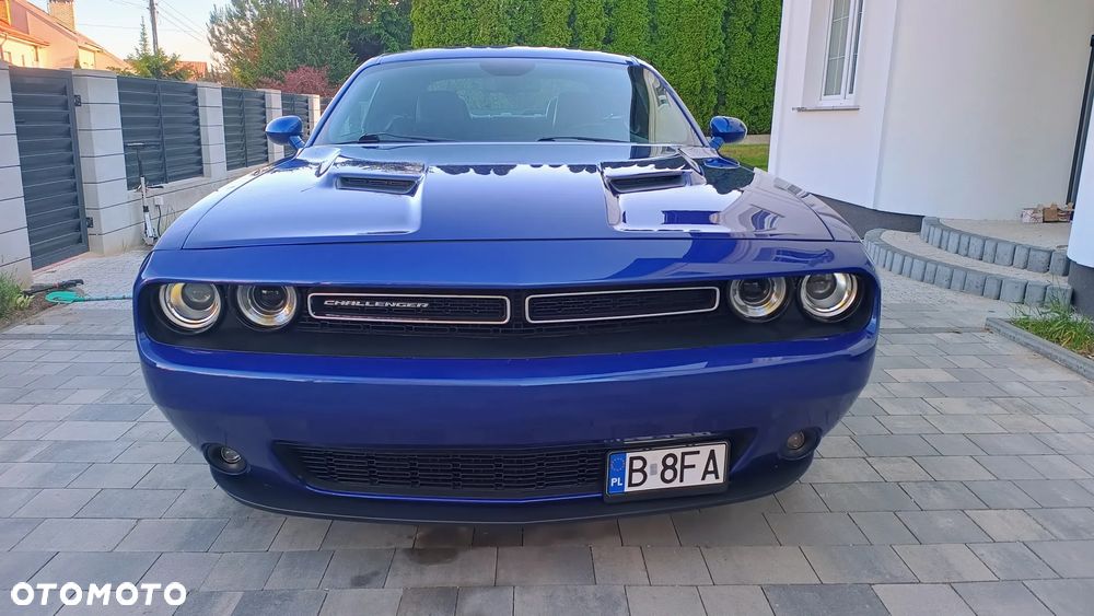 Dodge Challenger - 2