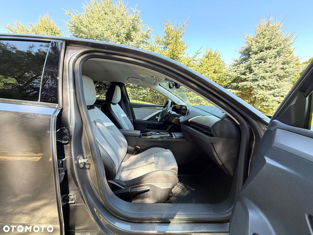 Opel Astra 1.2 T Elegance S&S - 27