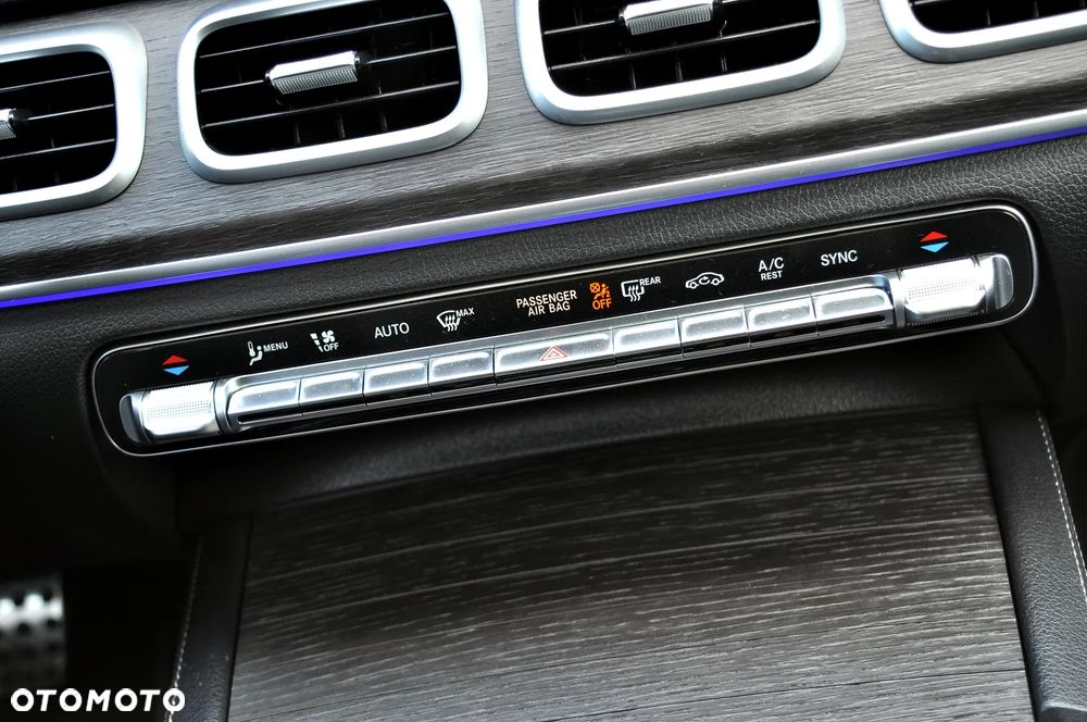 Mercedes-Benz GLE 300 d 4Matic 9G-TRONIC AMG Line - 32