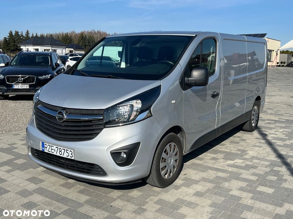 Opel Vivaro - 1