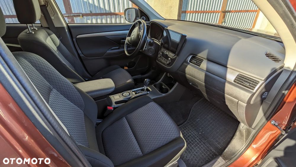 Mitsubishi Outlander 2.0 Intense + - 22