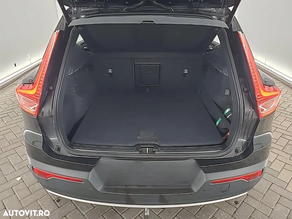 Volvo XC 40 T3 Geartronic Momentum Pro - 10