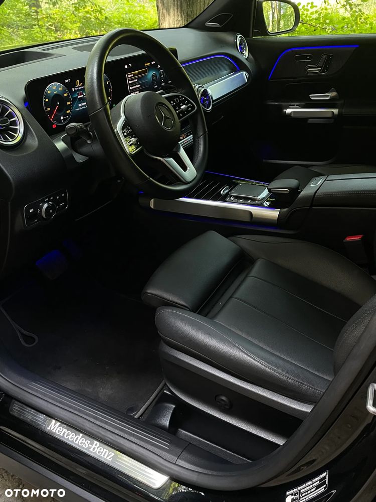 Mercedes-Benz GLB - 11