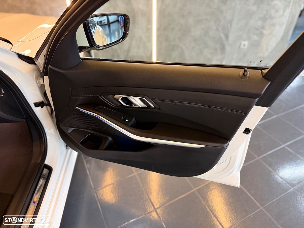 BMW 330 e Touring Aut. M Sport - 21