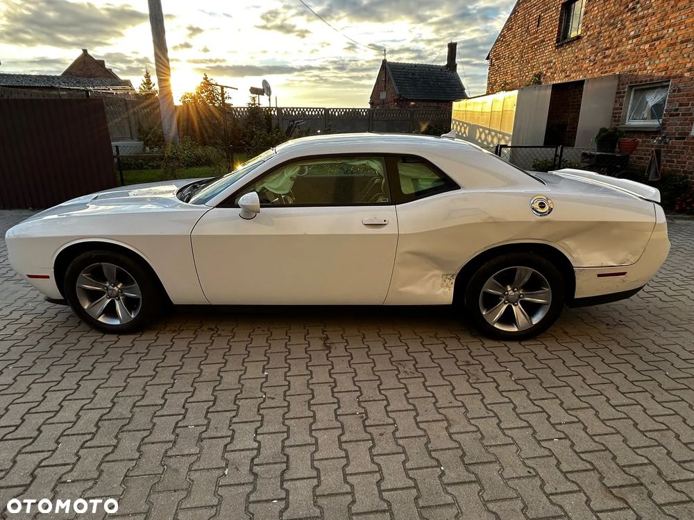 Dodge Challenger 3.6 SXT - 3