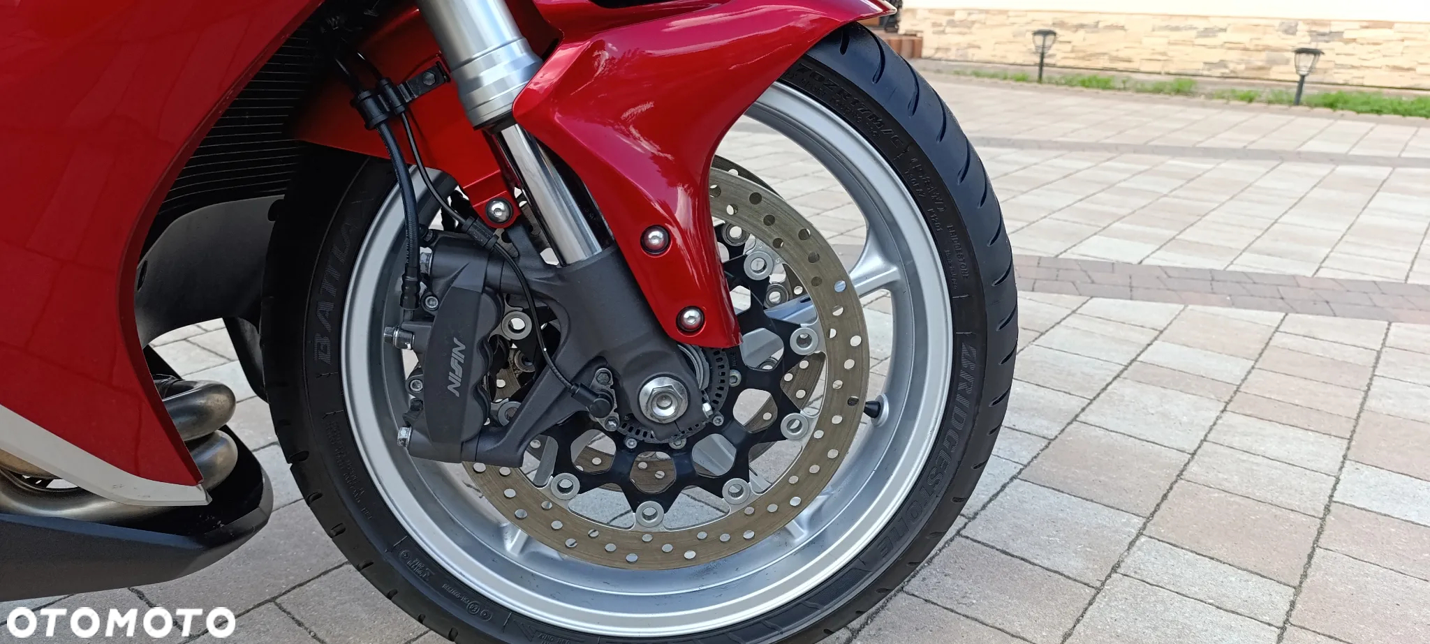 Honda VFR - 27