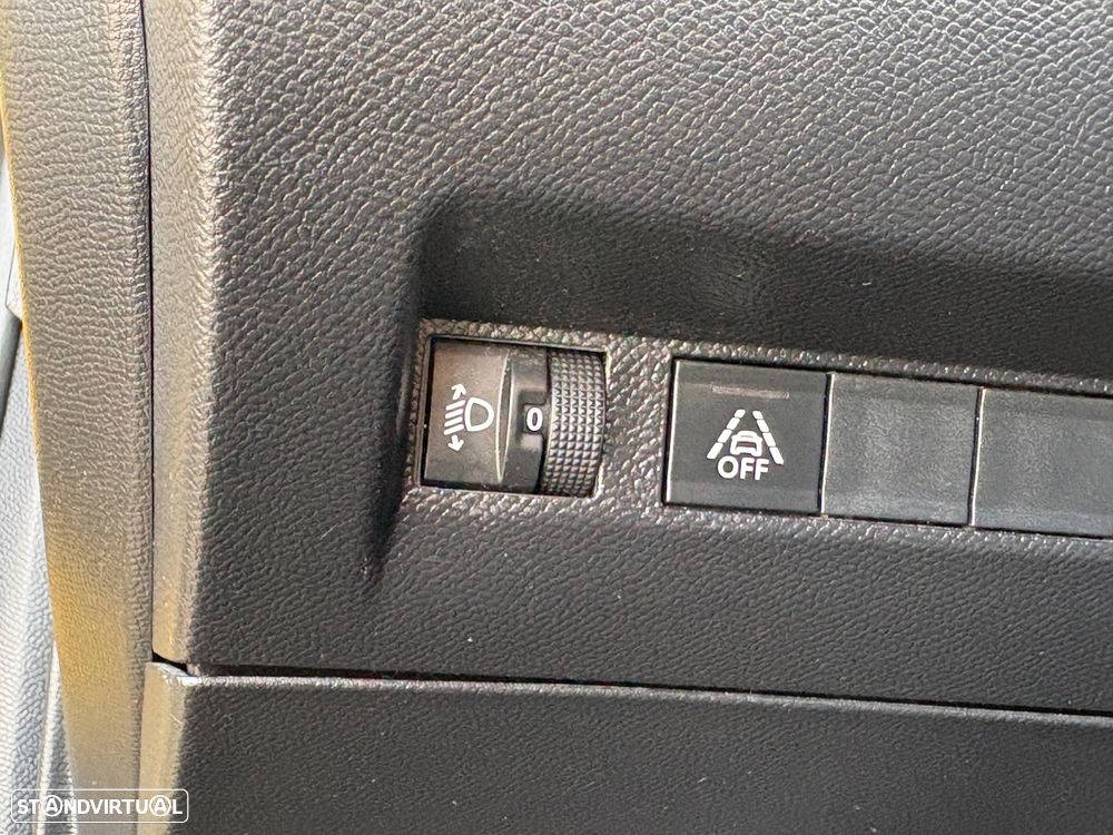 Peugeot 208 1.2 PureTech Active Pack - 23