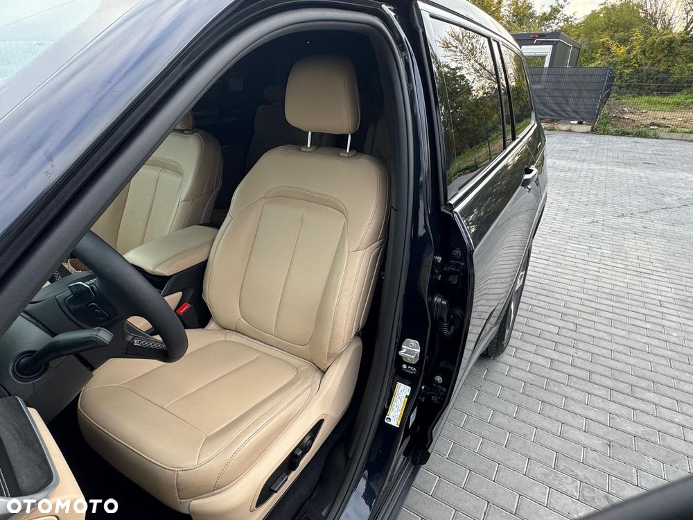 Jeep Grand Cherokee - 12